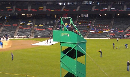 Daniel Carroll in the yellow hat - about to zip away