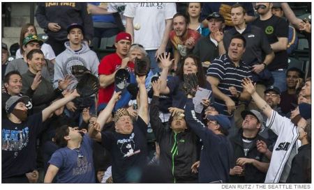 Almost caught it. Notice the glove is extended above the hand