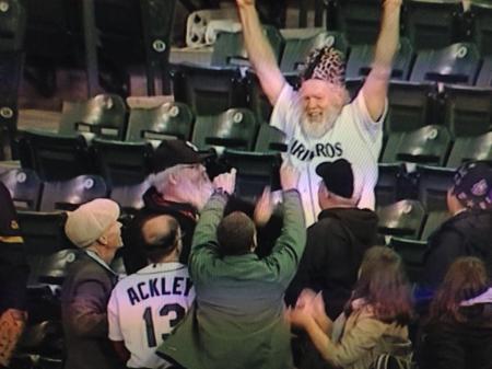 Saunders HR catch in September 